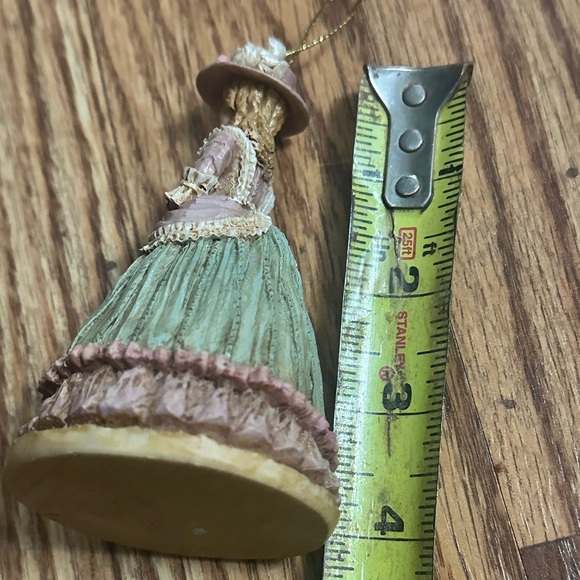 Louis Nichole Victorian Louis XVII Old World Lady with Cane/Walkingstick - Picture 10 of 10